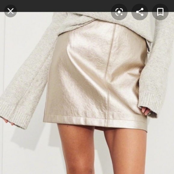 Hollister Dresses & Skirts - Rose Gold Metallic Skirt